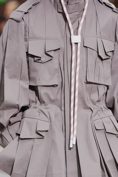Look 70